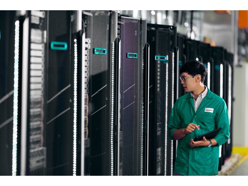 Hewlett Packard Enterprise HPE ProLiant DL360 Gen11 NS204i-u Rear