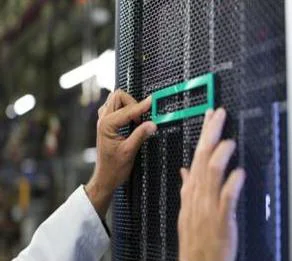 Hewlett Packard Enterprise HPE 1.92TB NVMe x4 RI SFF SCN U.3 SSD